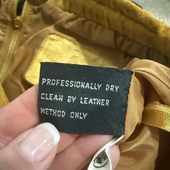 Vintage Leather Midi Skirt with A-Line Silhouette - Picture 4 of 9